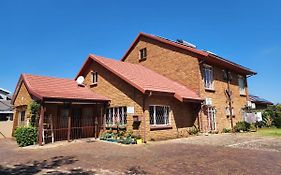 Southy Inn By The Lake